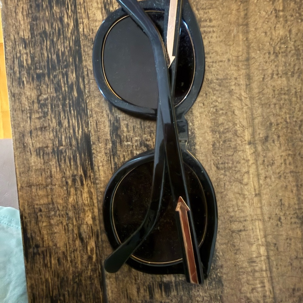 Karen Walker Round Black Sunglasses- Good Condition - Picture 3 of 4